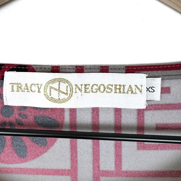 Tracy Negoshian Dress Womens Size XS Short Sleeve Gray and Red Logo Bodycon - Picture 3 of 7